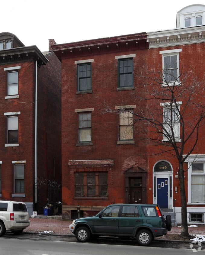 Building Photo - 4054 Chestnut St