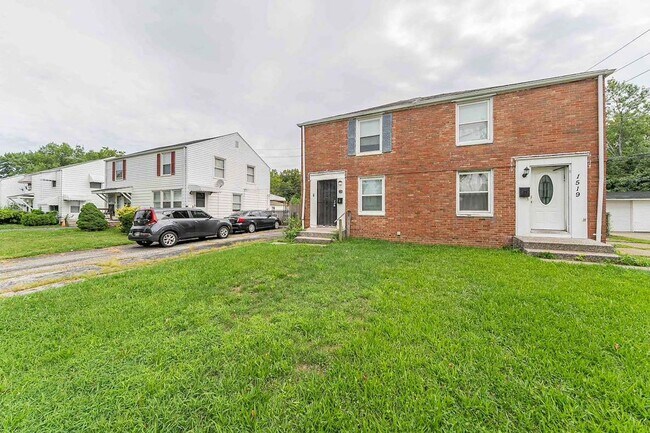 Building Photo - 1517 E 256th St
