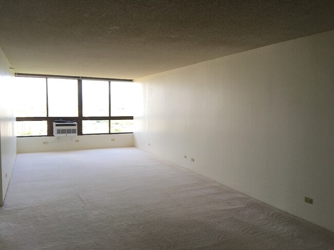 Building Photo - 5333 Likini St