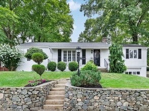 Building Photo - 77 Cabot St