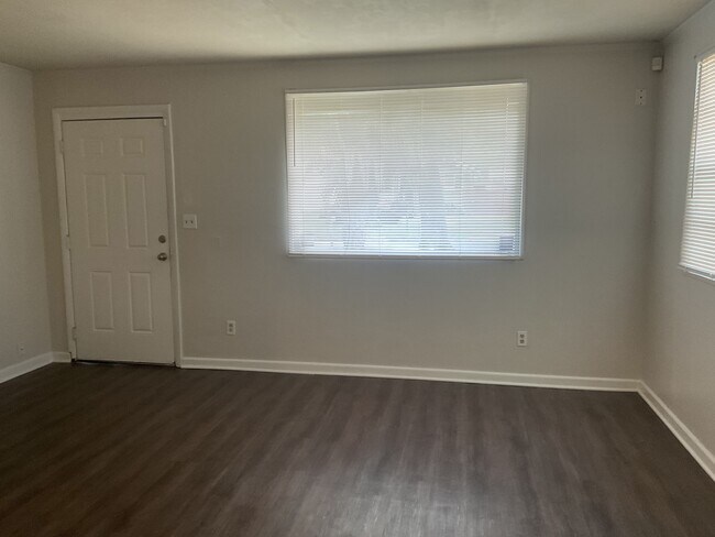 Foto del edificio - Gorgeous 2BR/1BA Home For Rent!