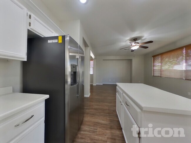 Foto del edificio - 8504 Last Point Ave