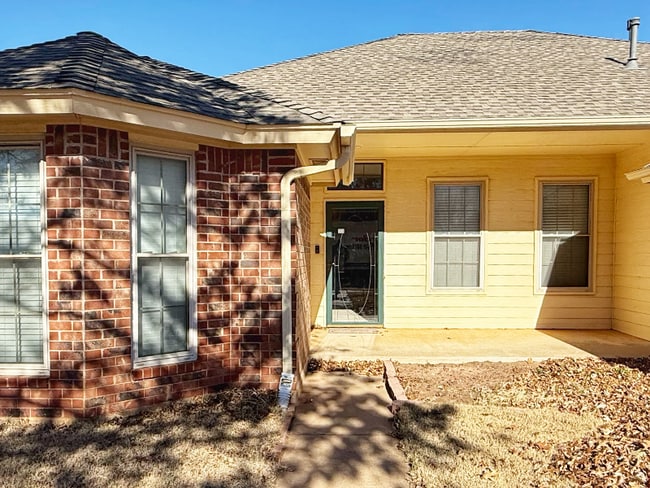 Photo - 6605 NW 134th St House