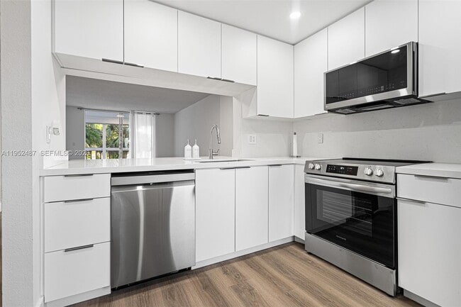 Foto del edificio - 901 NE 14th Ave