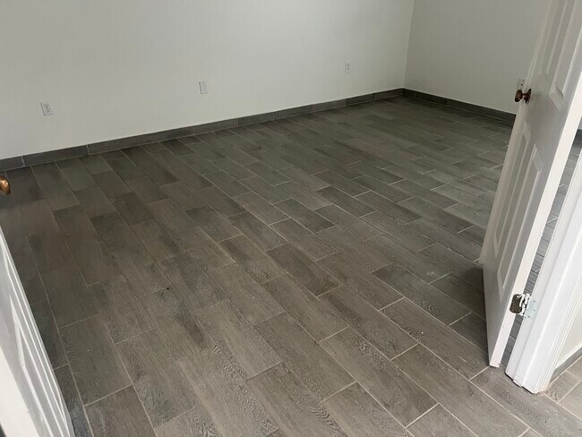 Foto del edificio - 5812 Blue Dahlia Way