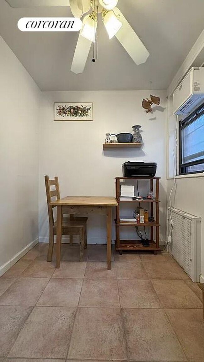 Foto del edificio - 1580 E 18th St