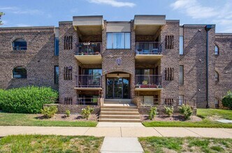 Building Photo - 1 Silverwood Cir