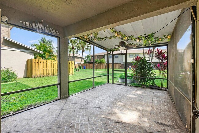 Foto del edificio - 10723 NW 10th St