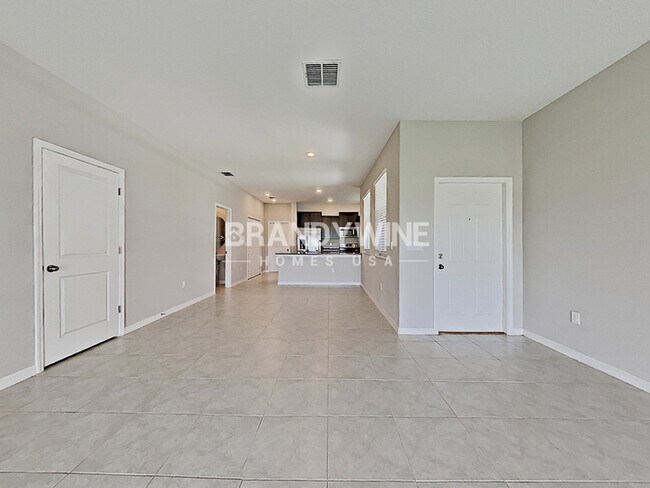 Building Photo - **AVAILABLE NOW!!** Beautiful 4BR in Resor...