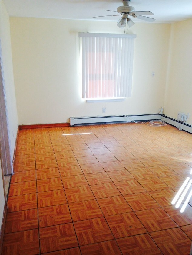 16 Robert Ave, Elmont, NY 11003 Rentals in Elmont at 16 Robert Ave