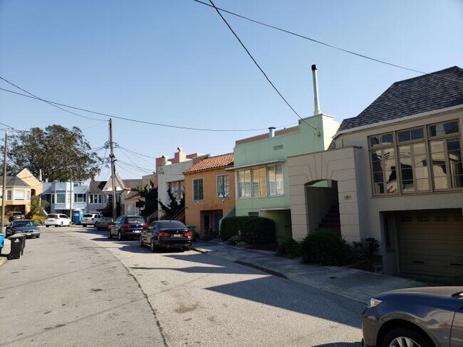 Building Photo - 2 bedroom in San Francisco CA 94127
