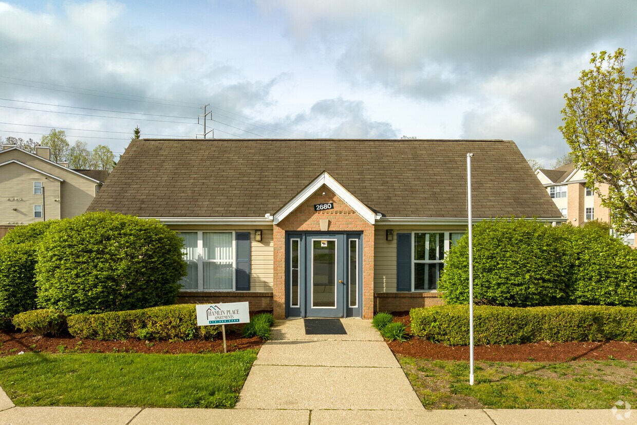 Hamlin Place Estates 2680 Hamlin Blvd Inkster, MI Apartments for