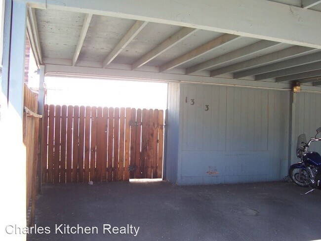 Building Photo - 2 br, 2.5 bath House - 1323 Ashby Court