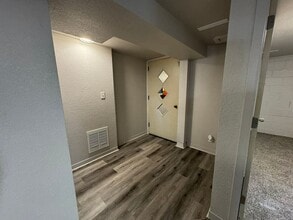 Building Photo - 420 13th St