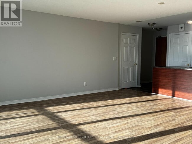 Building Photo - 5508 Yonge St