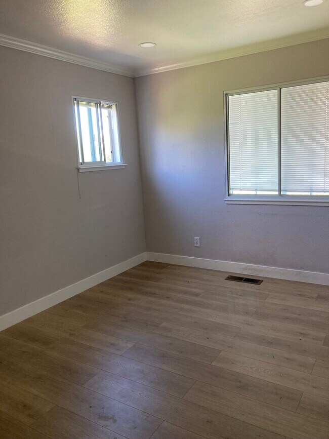 Foto del edificio - 2058 S Delaware St