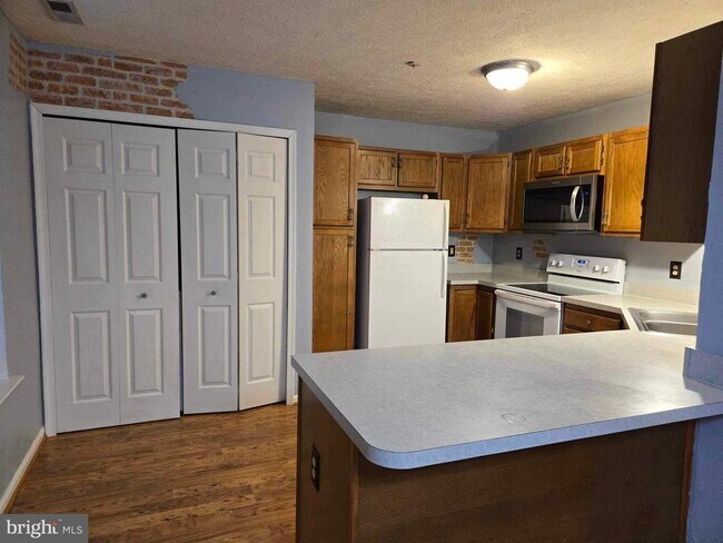 Building Photo - 20892 Jo Marie Way