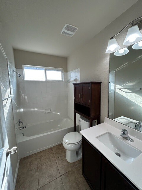 Building Photo - 6505 Serena Ln