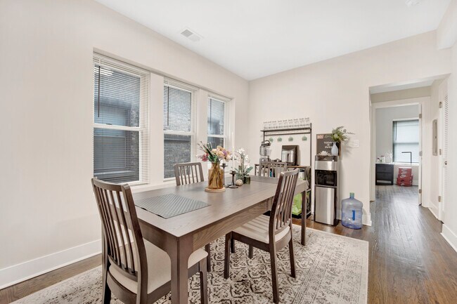 Foto del edificio - 4502 W Montana St