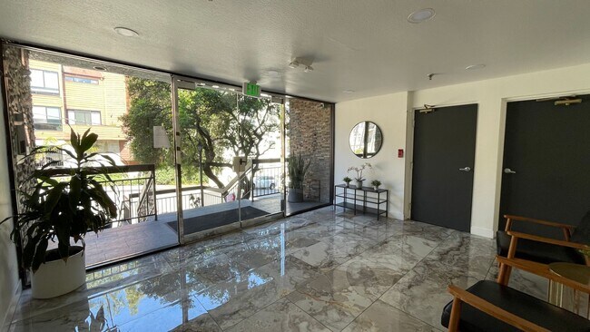 Foto del edificio - 3960 Carpenter Ave