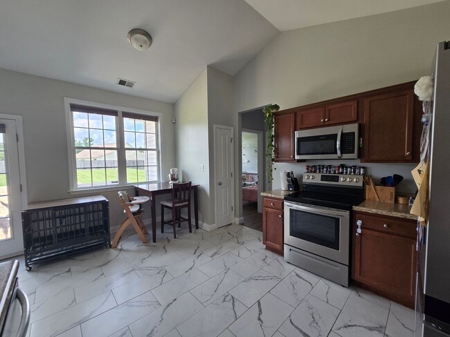 Building Photo - 163 Sandstone Dr