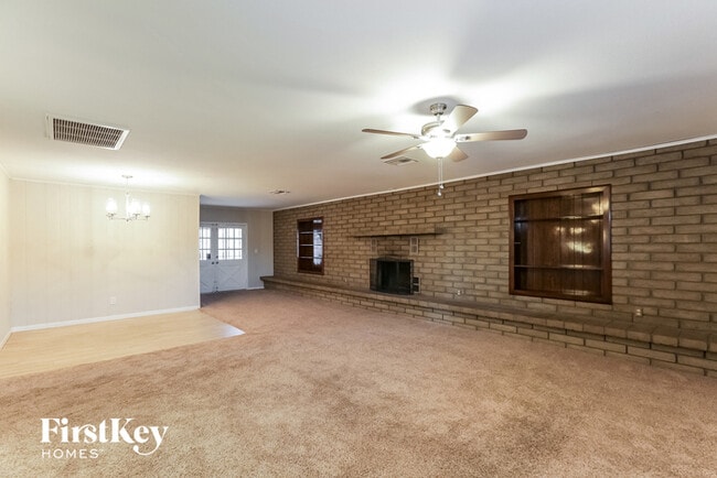 Building Photo - 617 W Riviera Dr