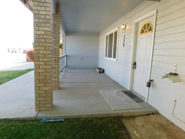 Building Photo - Recent Remodel