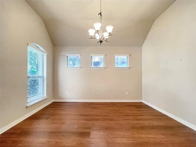 Foto del edificio - 2468 Millbrook Loop