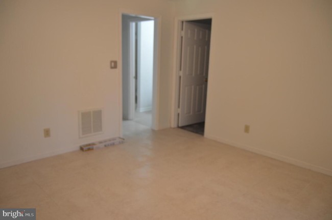 Building Photo - 303 Raft Cove