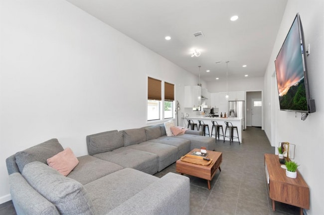 Photo - 3439 Reeves St House