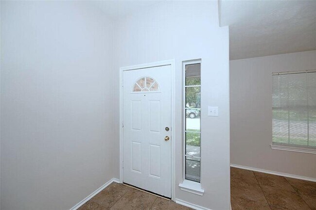 Foto del edificio - 24414 Pepperrell Pl St