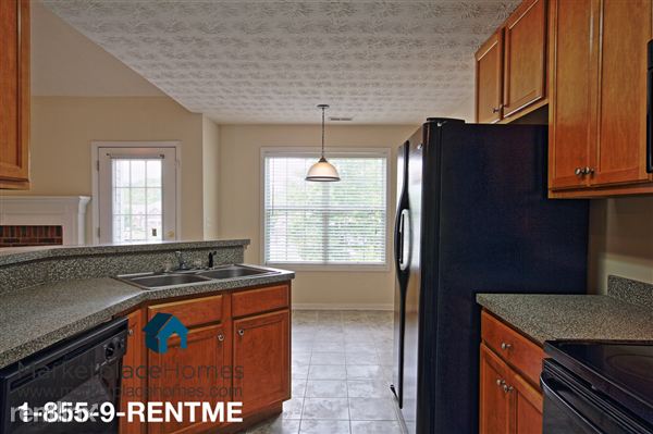 Building Photo - 9259 Willow Tree Ct