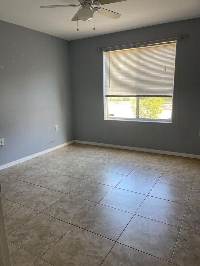 Foto del edificio - 14102 Glenmoor Dr
