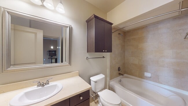 Interior Photo - Domain College Park