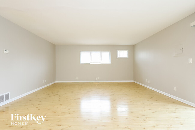 Building Photo - 141 W Briarcliff Rd