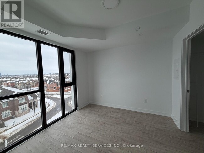 Photo du bâtiment - 720 Whitlock Ave