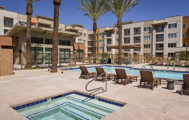 Foto del edificio - Suncrest Vista at Canyon Trails 55+ Apartments