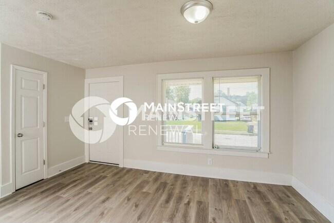 Foto del edificio - 3 Bedroom Pet-Friendly Home in Louisville, KY with Main Street Renewal