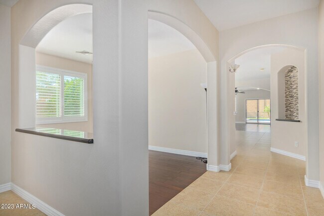 Foto del edificio - 4010 E Expedition Way