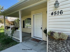 Building Photo - 4516 S Santa Cruz Way