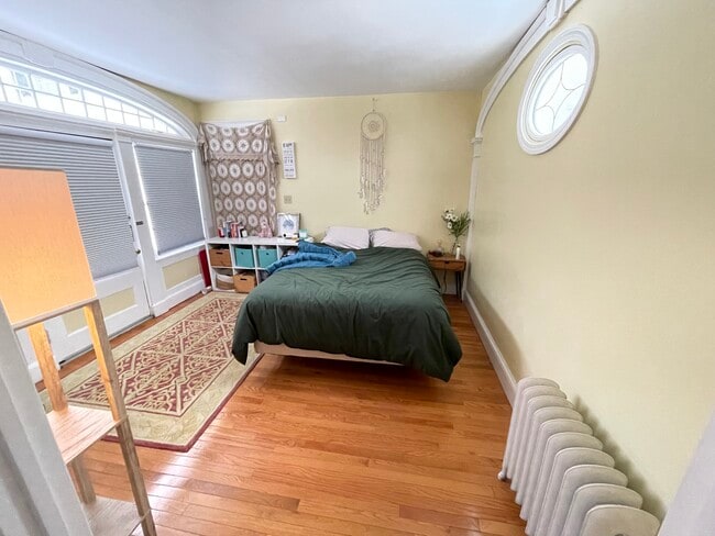 bedroom - 36 Bartlett St