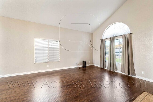 Foto del edificio - Beautiful 3 Bed/3 Bath Home In Temecula!