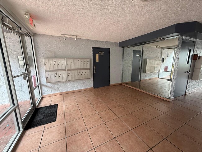 Building Photo - 750 NW 43rd Ave