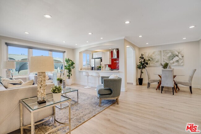 Foto del edificio - 11670 W Sunset Blvd