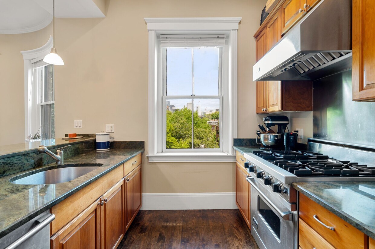 Foto principal - 70 Waltham St