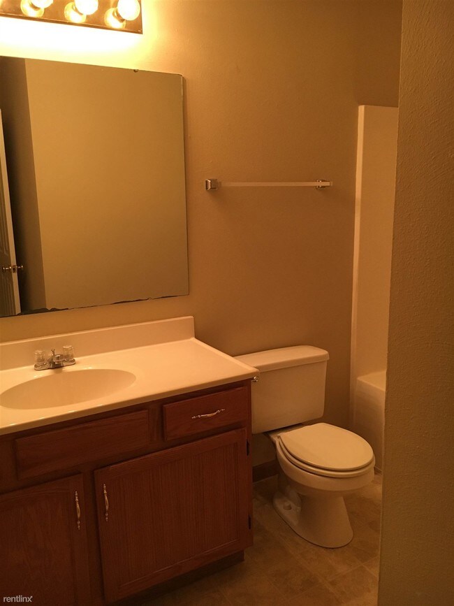 Foto del edificio - 2 br, 1 bath  - 15 S Trace Rd