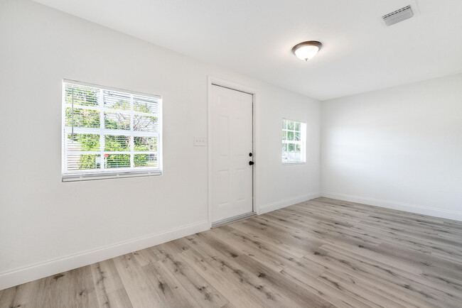 Building Photo - 4398 Whispering Pines Rd