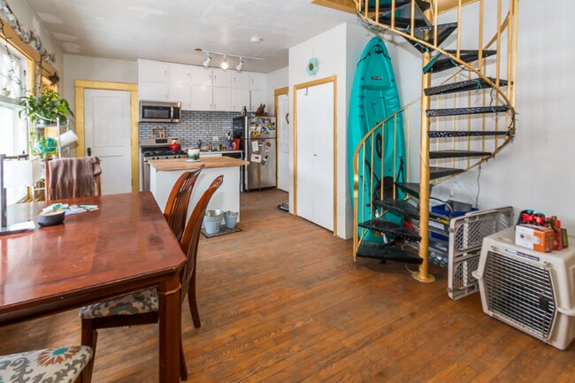 Foto del edificio - 933 Spaight St