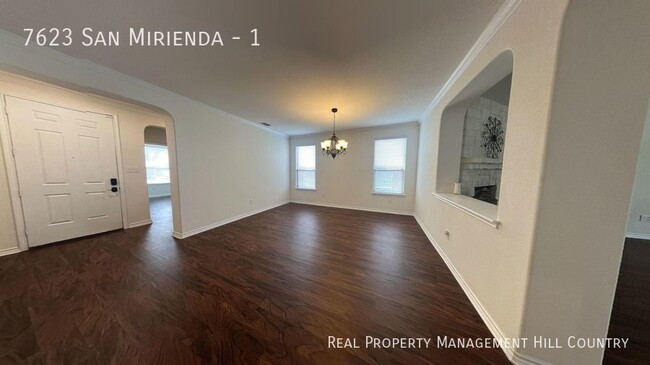 Building Photo - 6 month lease available!