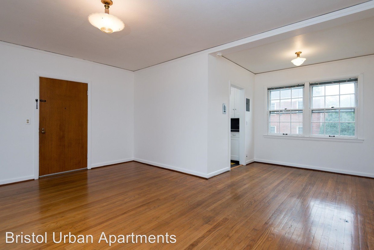 Primary Photo - 5500 NE Sandycrest Terrace